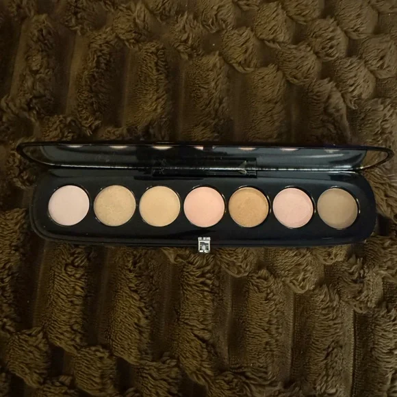 Marc Jacobs 220 The Lover Eyeshadow Palette - Picture 2 of 8